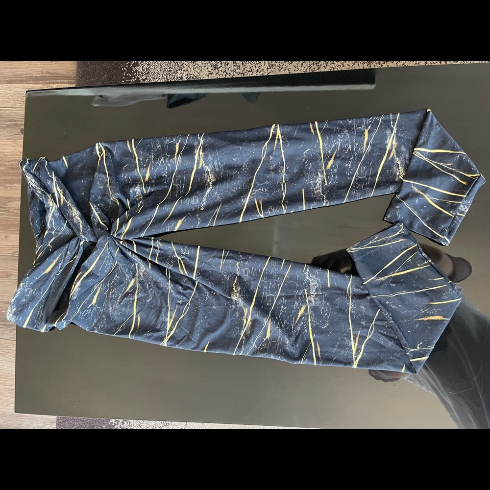 Lici Fit Tigers Eye Scrunch Butt Leggings Size M